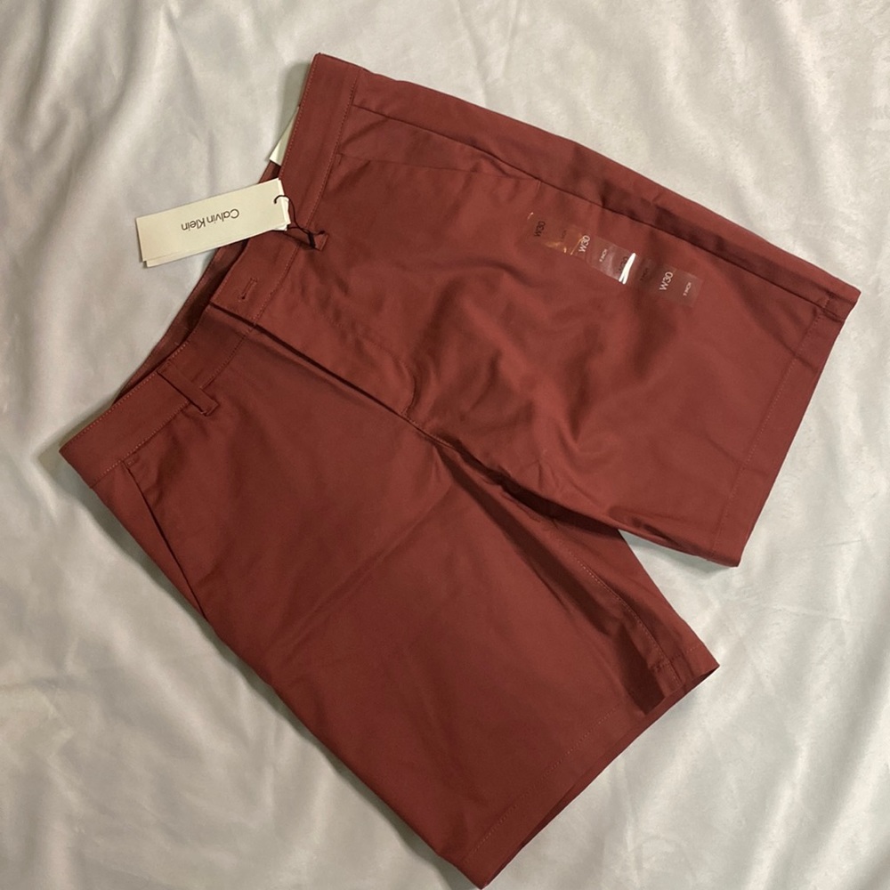 NWT - Calvin Klein Shorts - Red - W 30 - 9 inch
